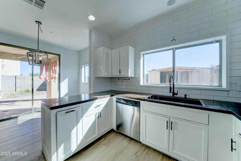 4933 N 108th AVE-4