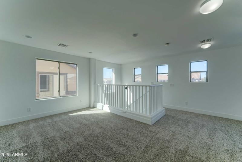 4933 N 108th AVE-14