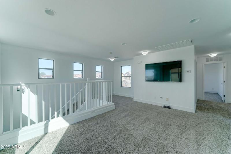 4933 N 108th AVE-15