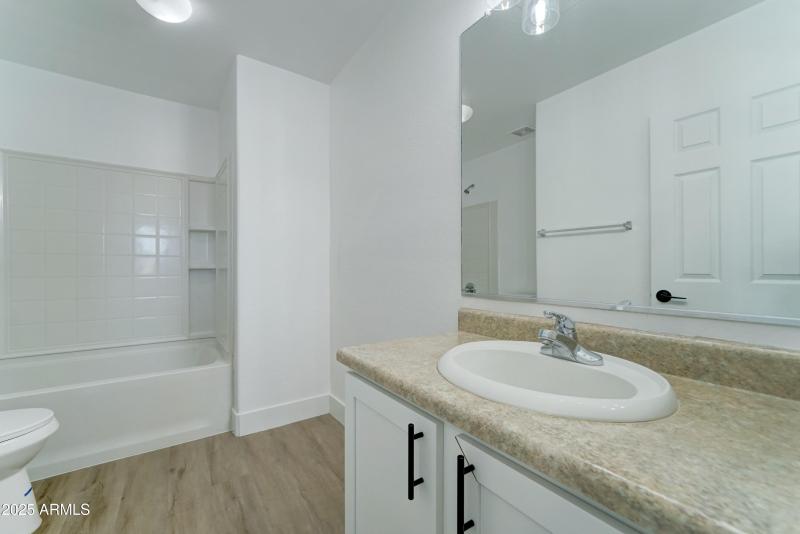 4933 N 108th AVE-26