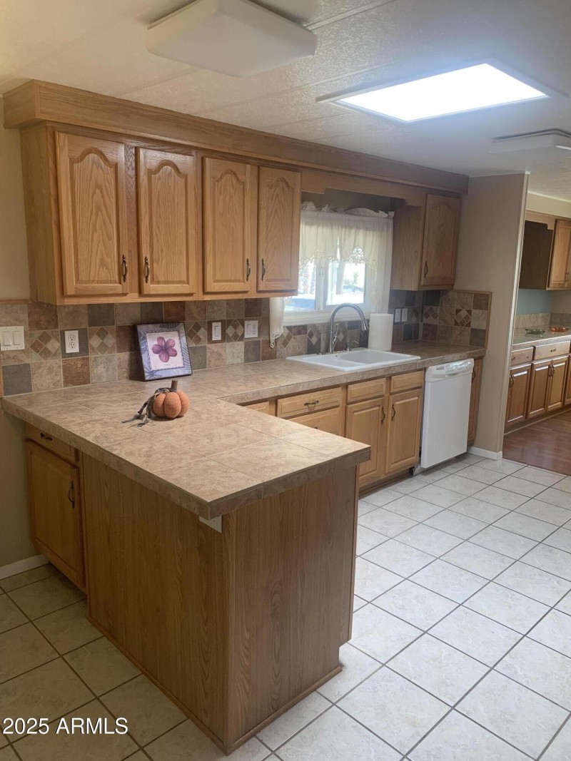 305 Kitchen