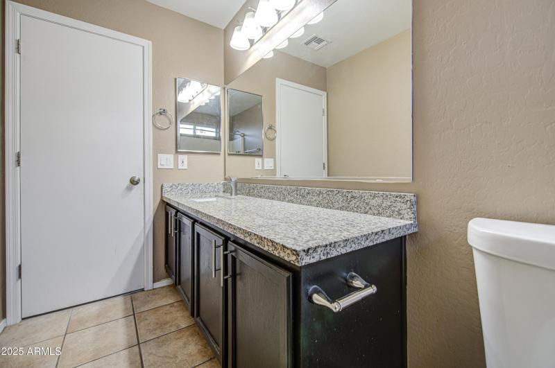Bathroom 2-pic 2