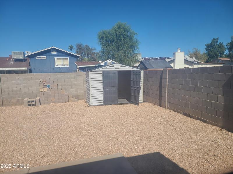Large yard/shed