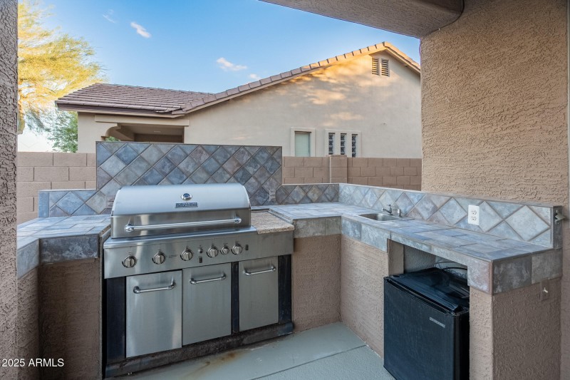 Outdoor kitchen