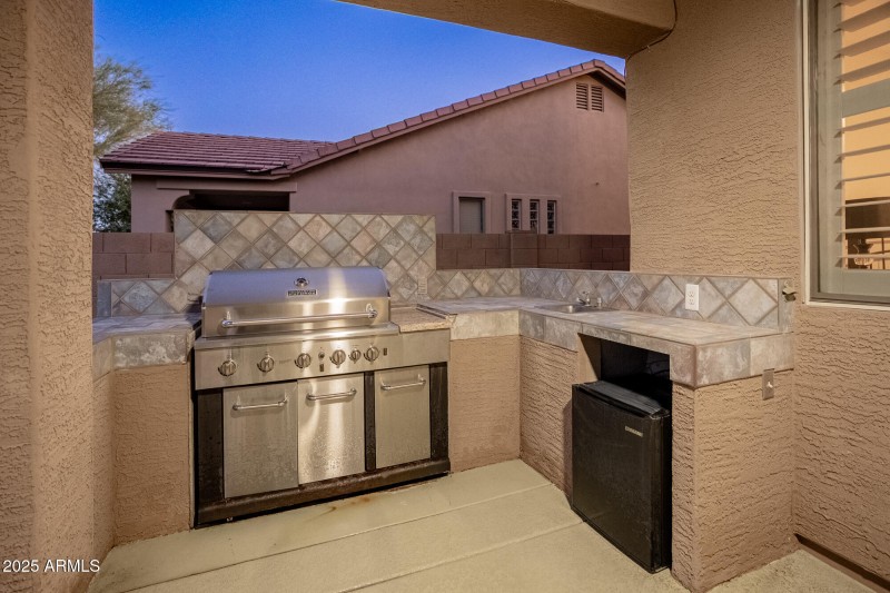 Outdoor Kitchen
