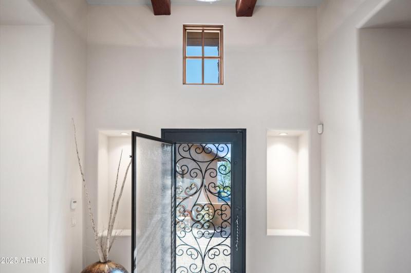 017-Entryway