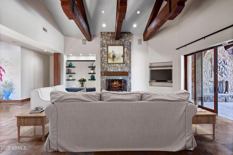 023-Living Room [Staged]