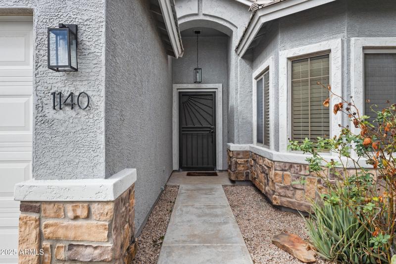 1140 S Rockwell St-4