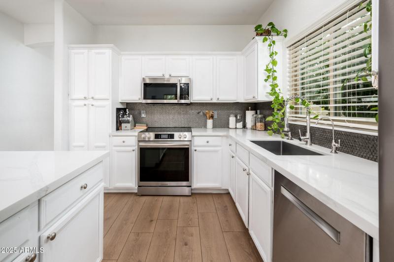 1648 E Palomino Dr - MLS-16