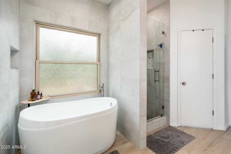 1648 E Palomino Dr - MLS-24
