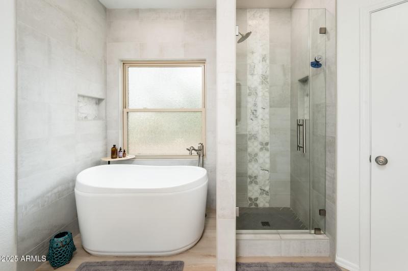 1648 E Palomino Dr - MLS-25