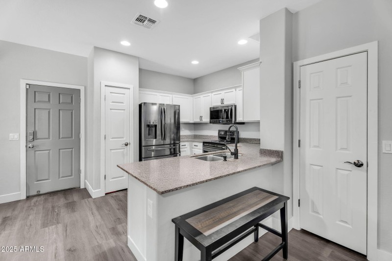 17-web-or-mls-12-web-or-mls-73rd Ave-10