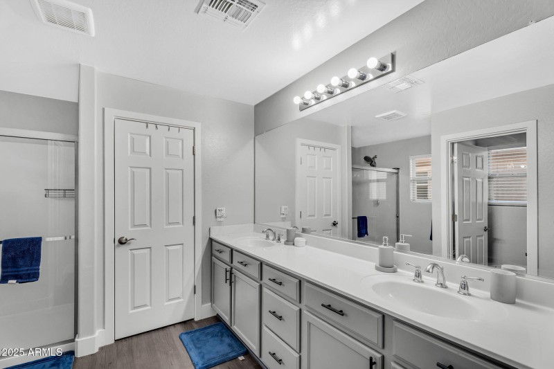 38-web-or-mls-73rd Ave-22