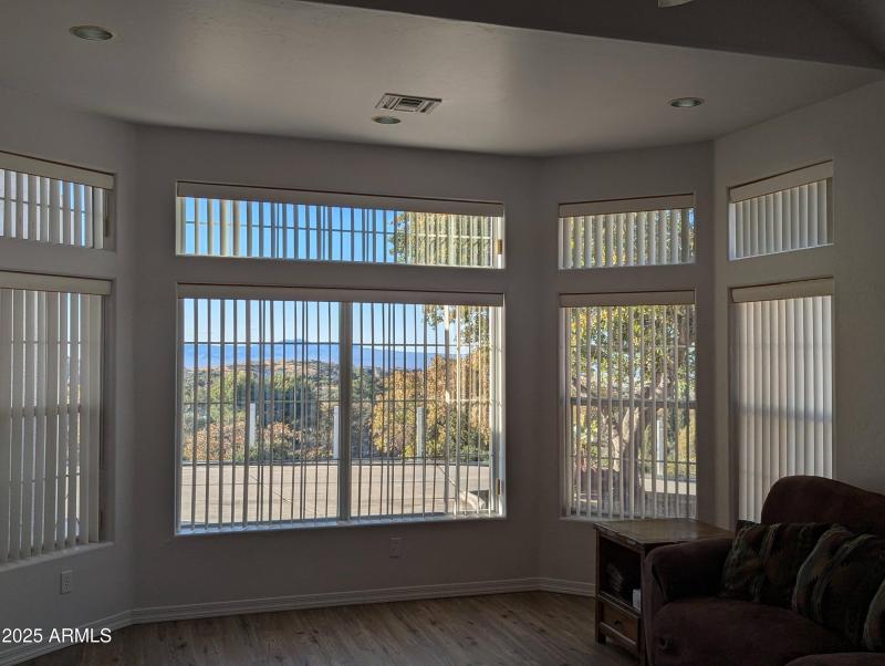 formal ivingroom view