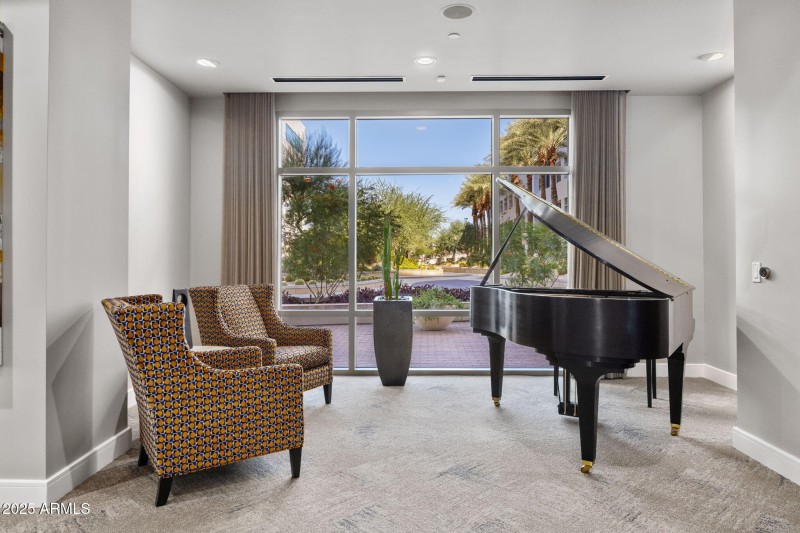 CLUB ROOM