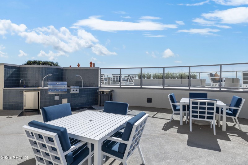 ROOFTOP BBQ AREA