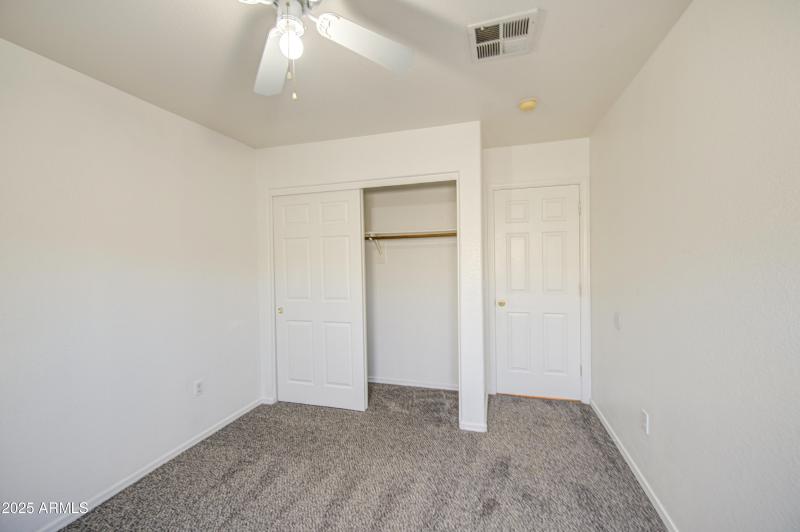Bedroom 4-pic 2