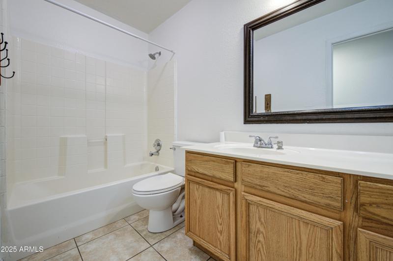 Bathroom 2-pic 2