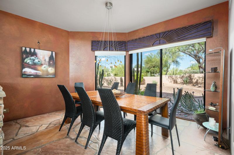 Serene Dining with Pinnacle Peak View