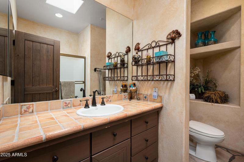 Bedroom 2 En Suite Bath