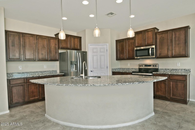 5814 W Cactus Wren Way-large-007-021-Spa