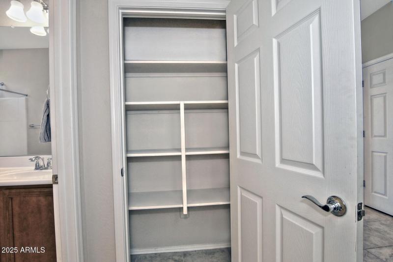 5814 W Cactus Wren Way-large-025-008-Lin