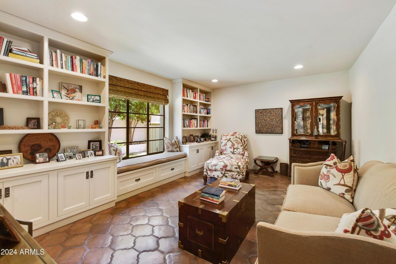 Lower Level Guest Suite