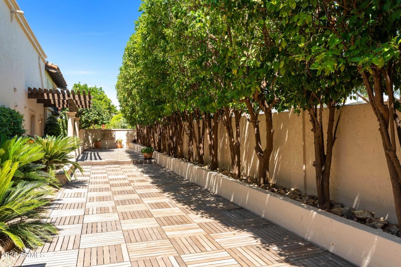 Sideyard Outdoor Living 2