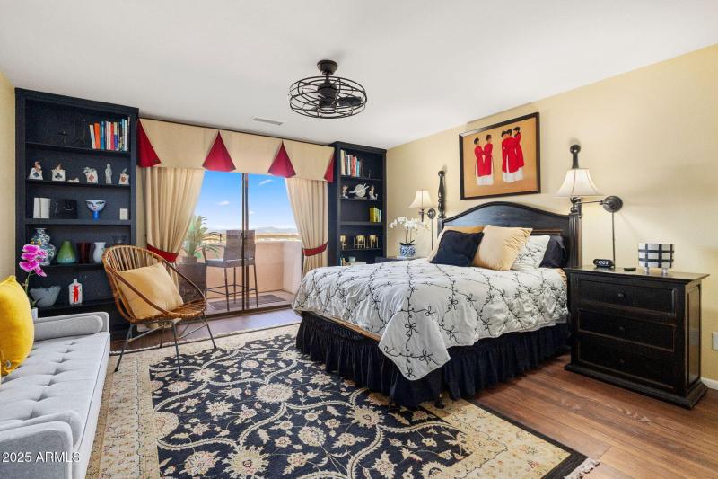 18-Primary Bedroom_1