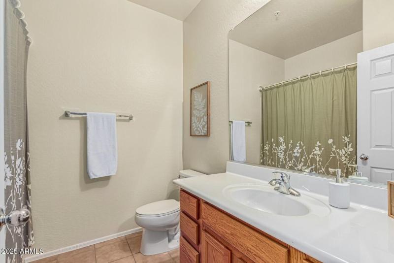 24-Upstairs Full Bath