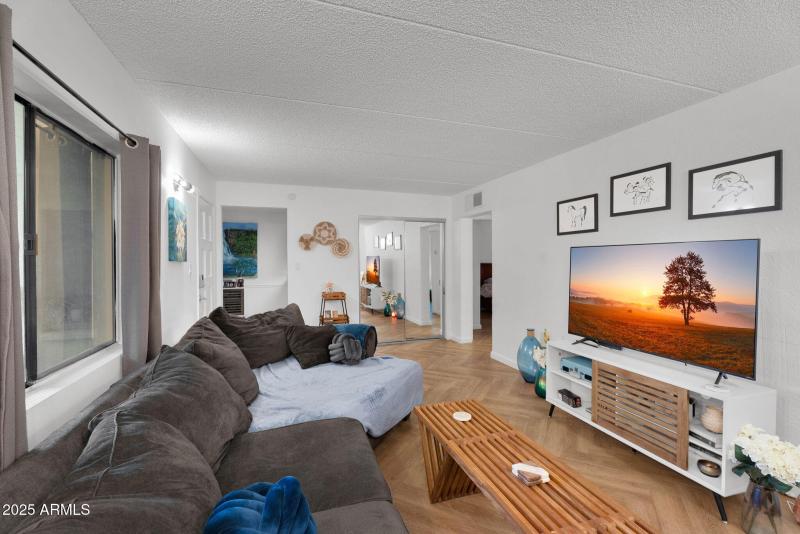 14-web-or-mls-Clarendon-13