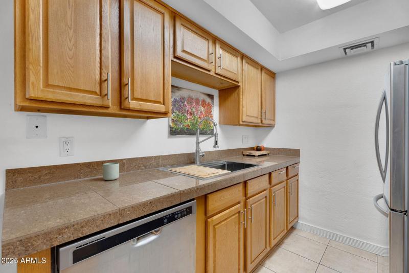 17-web-or-mls-Clarendon-16