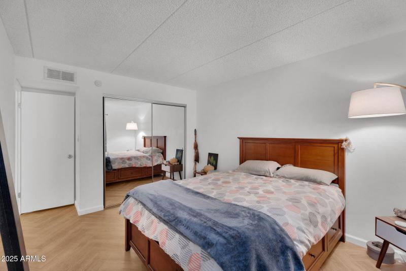 23-web-or-mls-Clarendon-28
