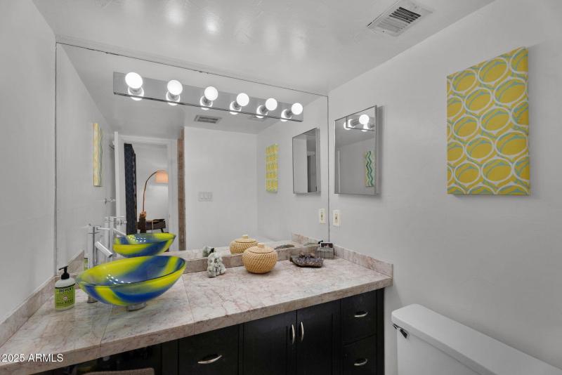 25-web-or-mls-Clarendon-30