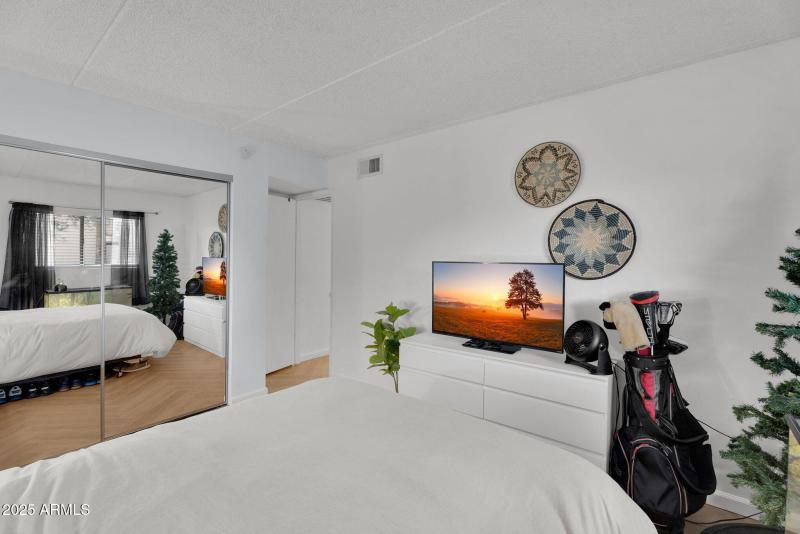 30-web-or-mls-Clarendon-26