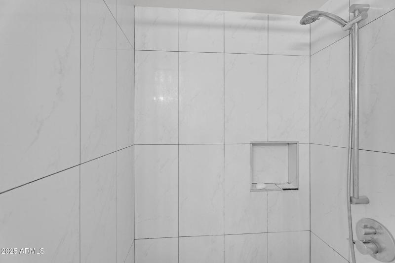 32-web-or-mls-Clarendon-22