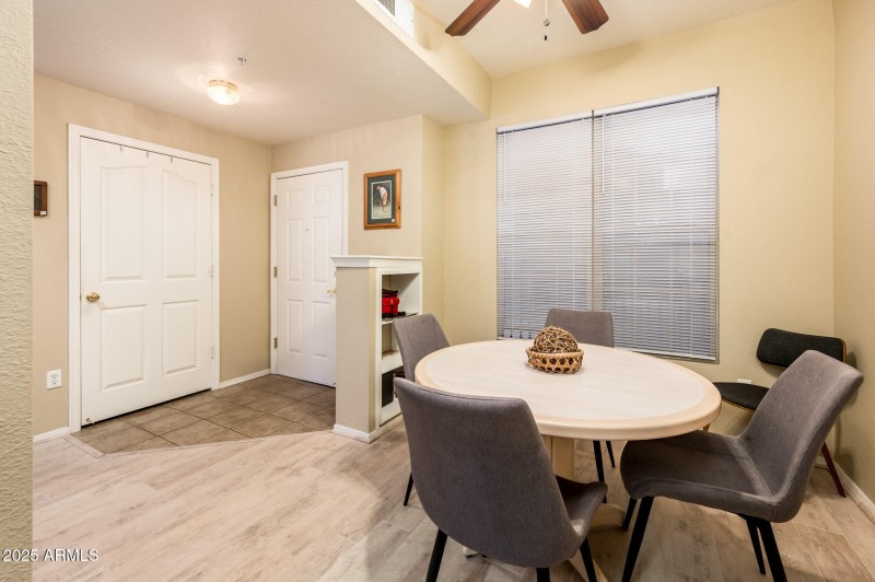 Dining/entry