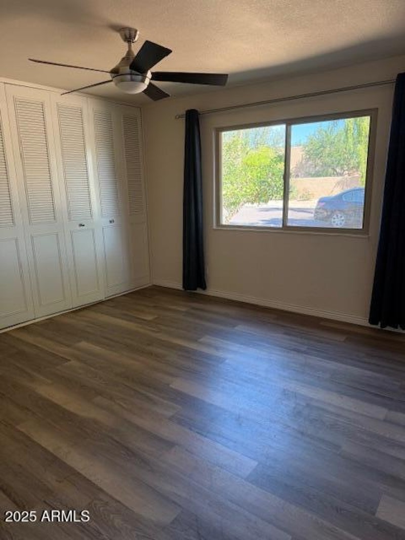 Villa Monterey - Bedroom 2 closet