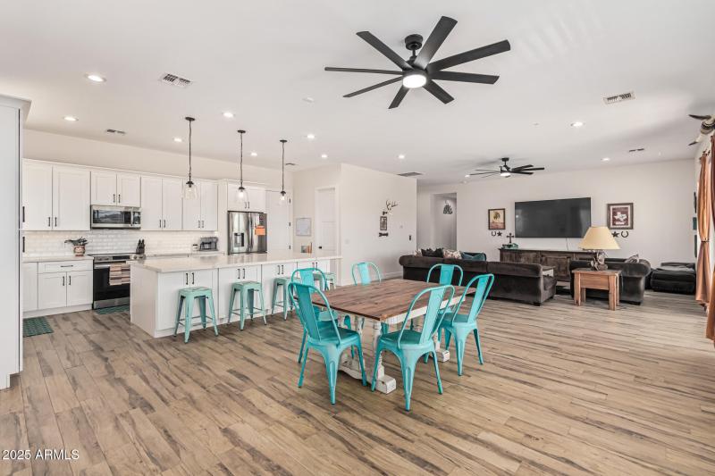 large greatroom with dining