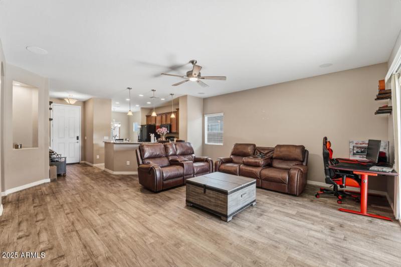 1471 W Hoptree Ave-22