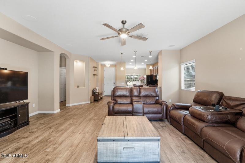 1471 W Hoptree Ave-23