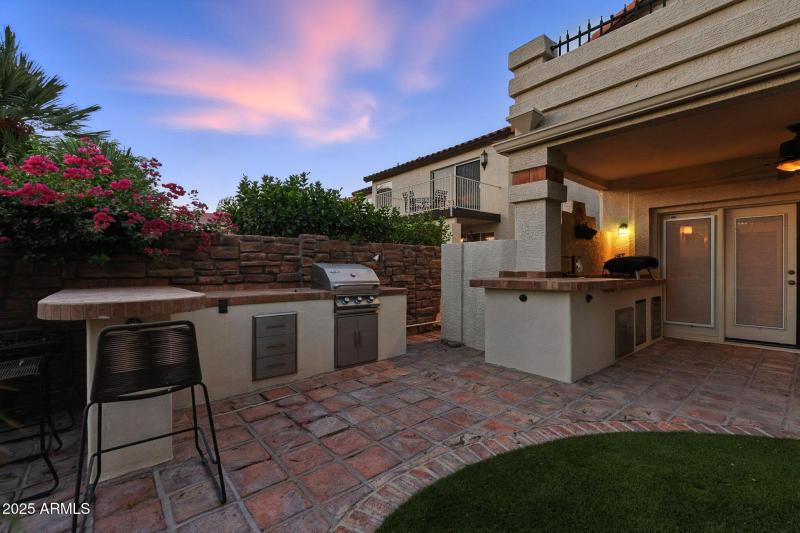 5019 E La Mirada Way
