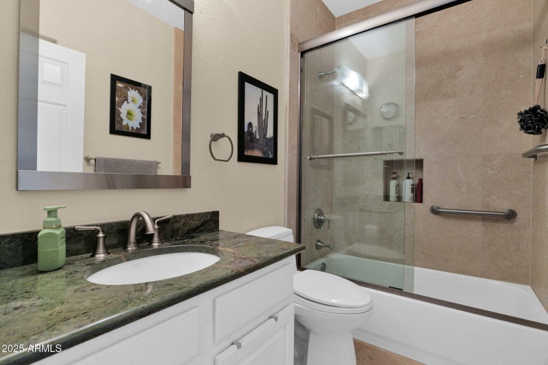 Upstairs shared full bath