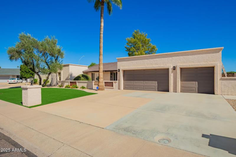 3 Car Garage