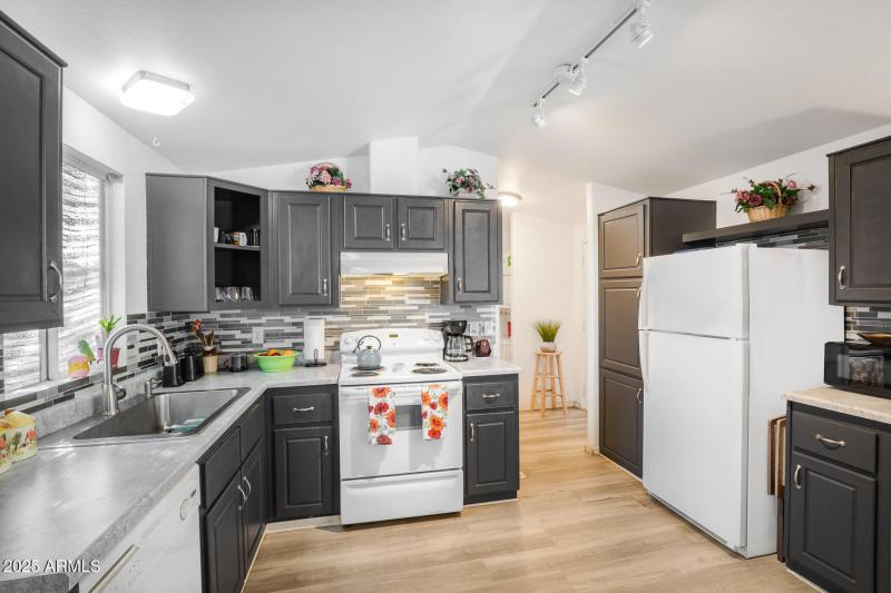 1635 E Libby-5