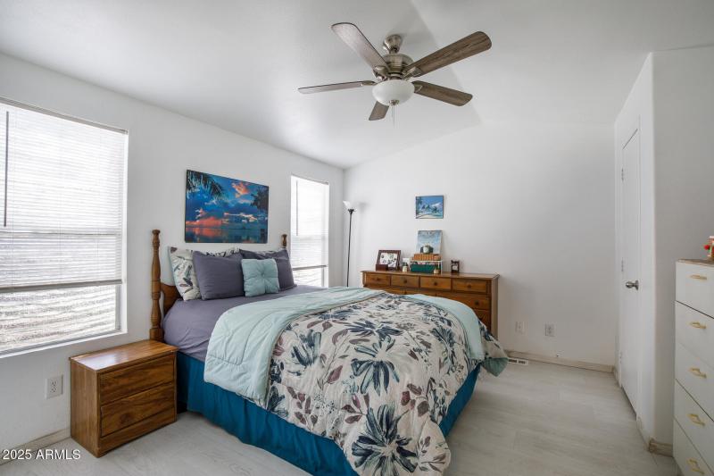 1635 E Libby-14