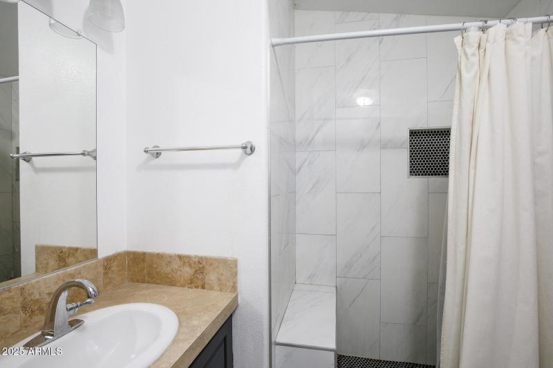 1635 E Libby-17