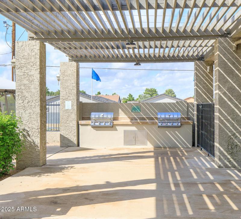 1635 E Libby-19