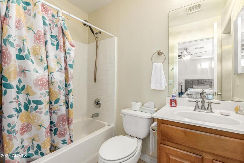 Guest 4 Bath