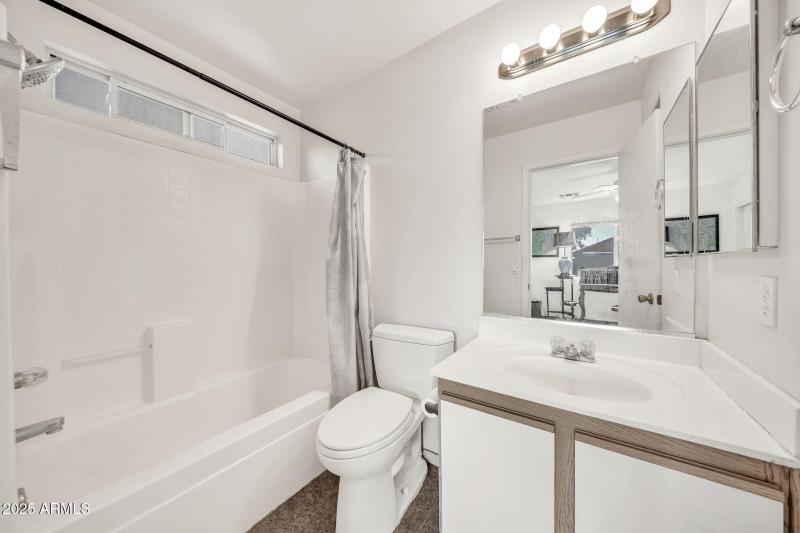 12119 W Dahlia Dr-18